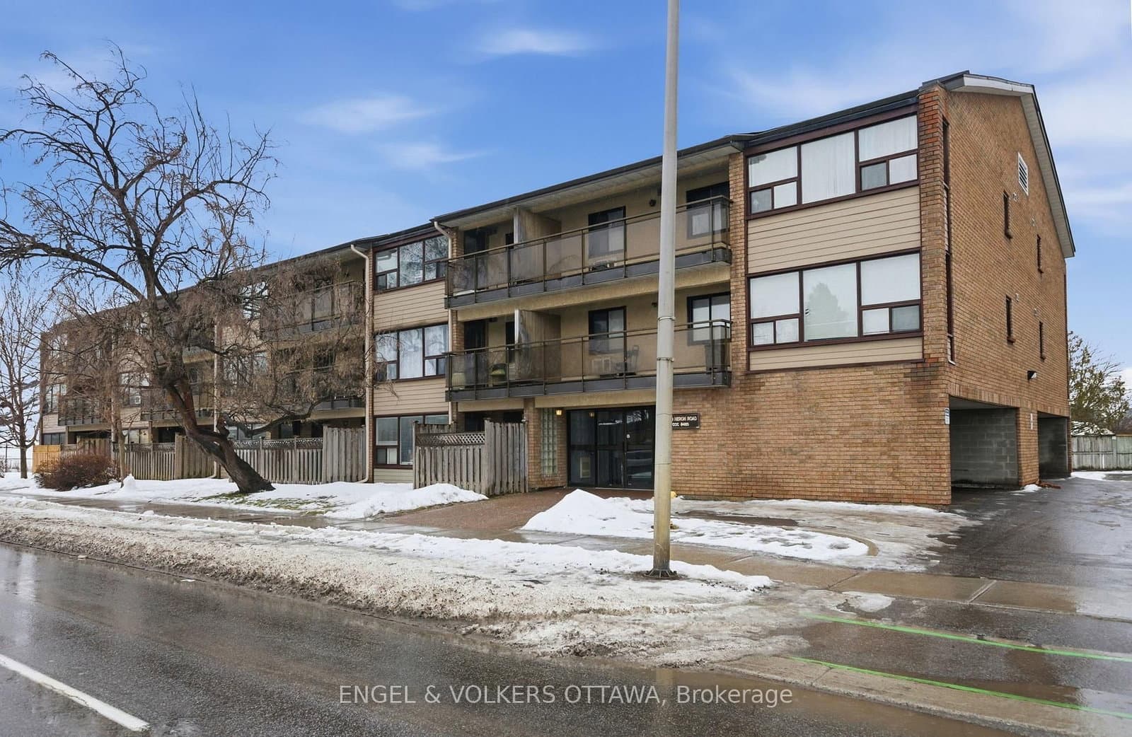 202 - 1490 Heron Road, Ottawa, ON