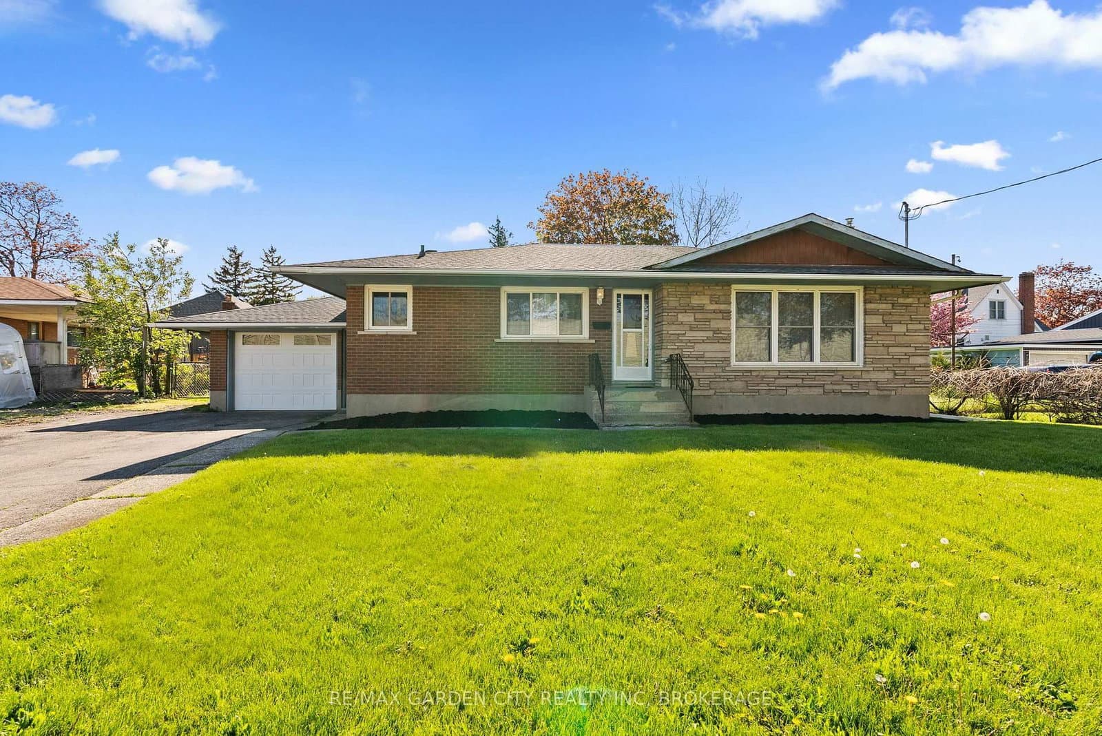 1 GLADMAN Avenue, St. Catharines, ON — photo 2