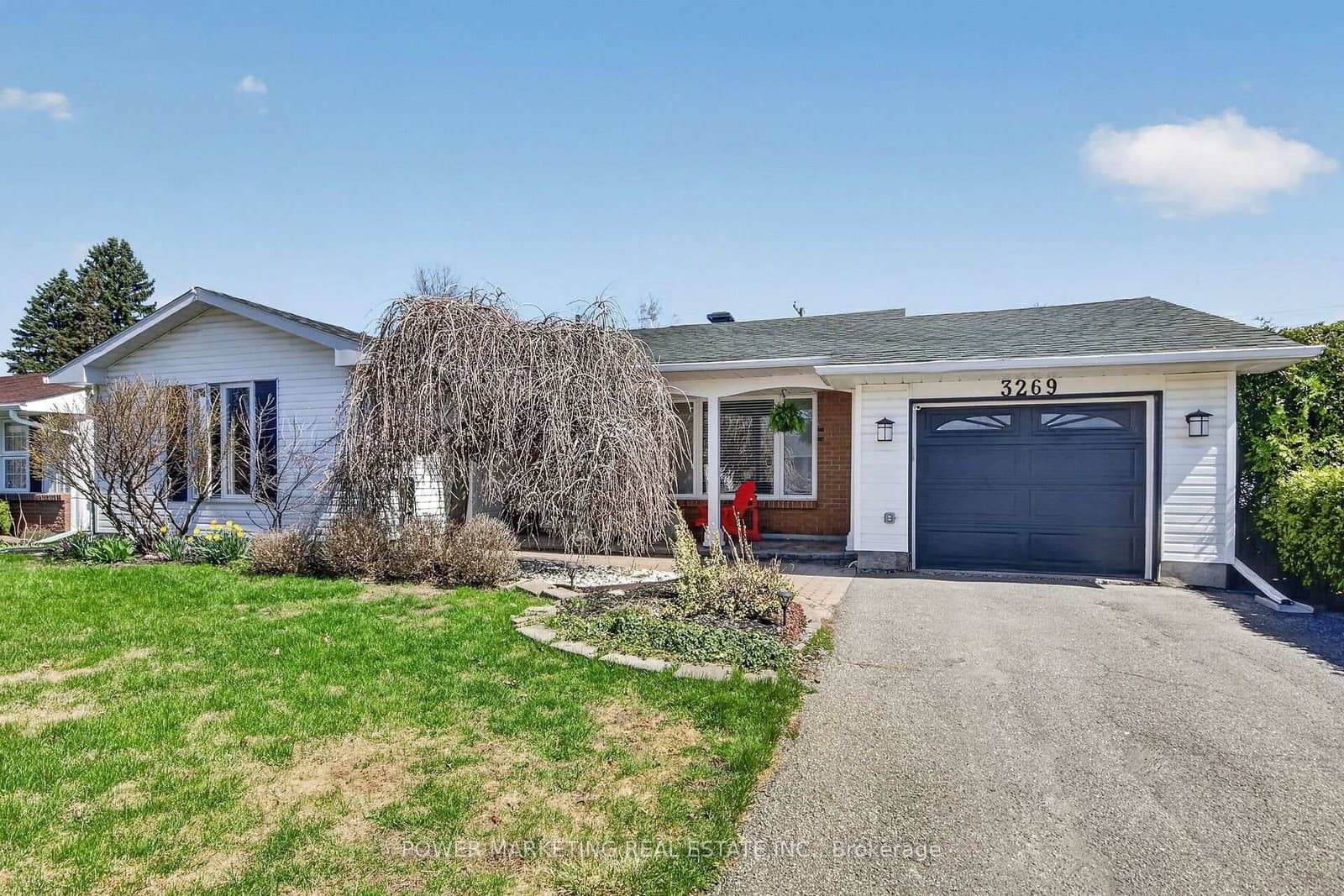 3269 CLEARWATER Crescent, Ottawa, ON