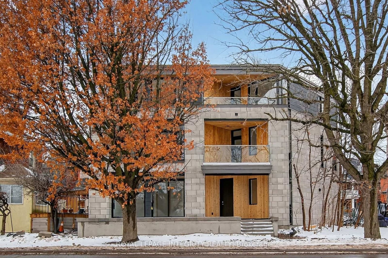 112 Queen Elizabeth Drive, Ottawa, ON