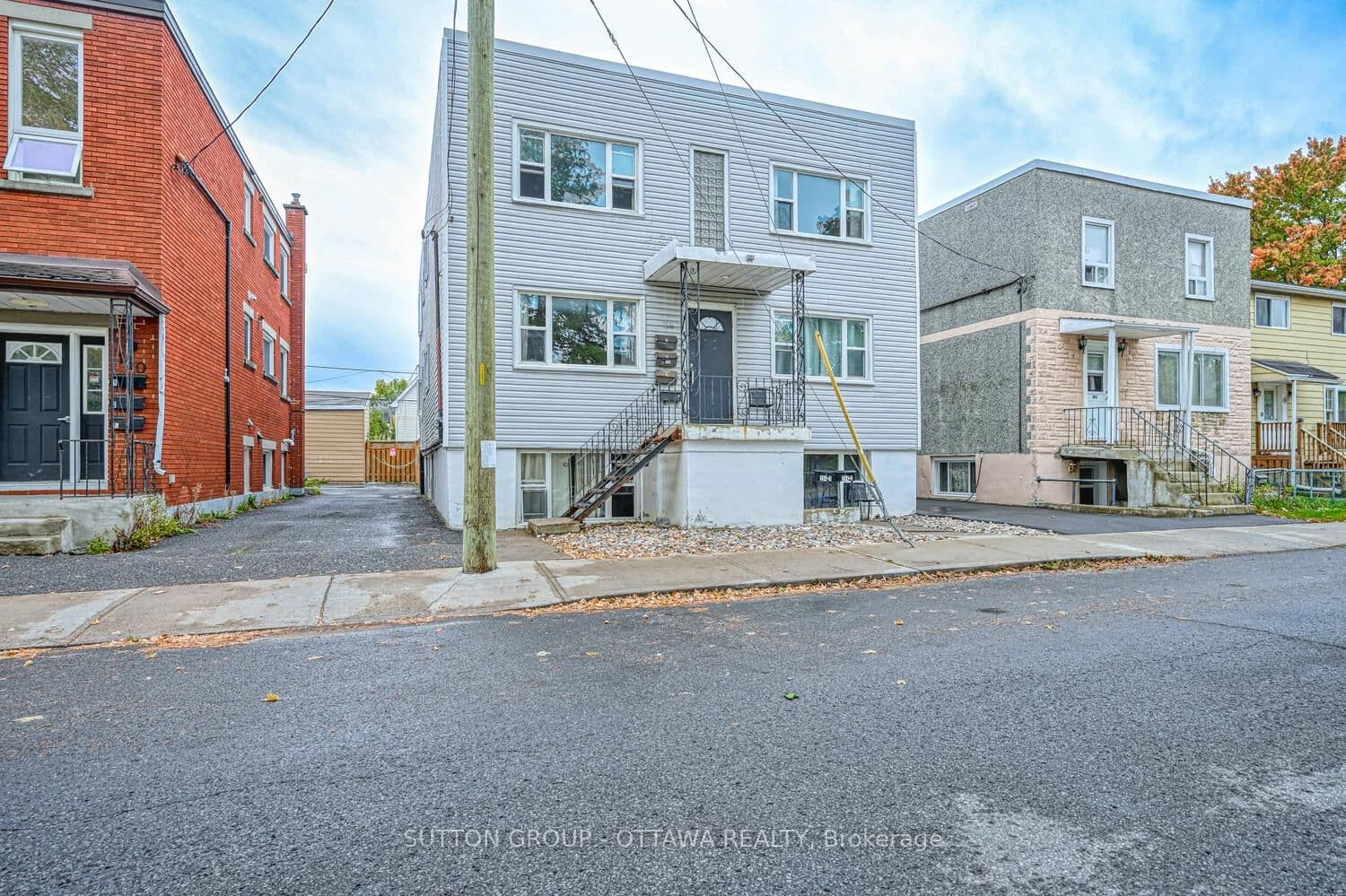 154-156 Dagmar Avenue, Ottawa, ON