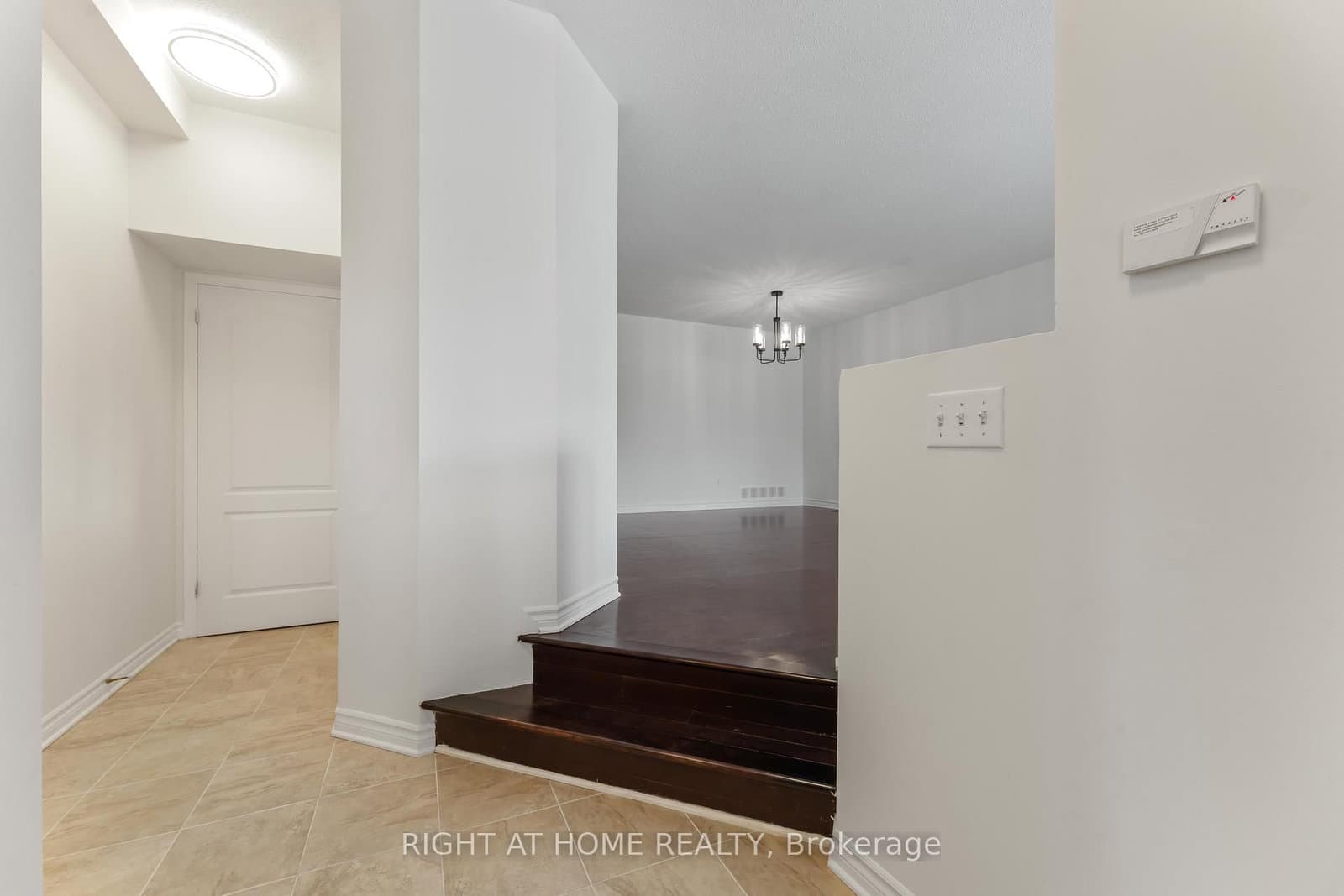 104B Craig Henry Drive, Ottawa, ON — photo 3