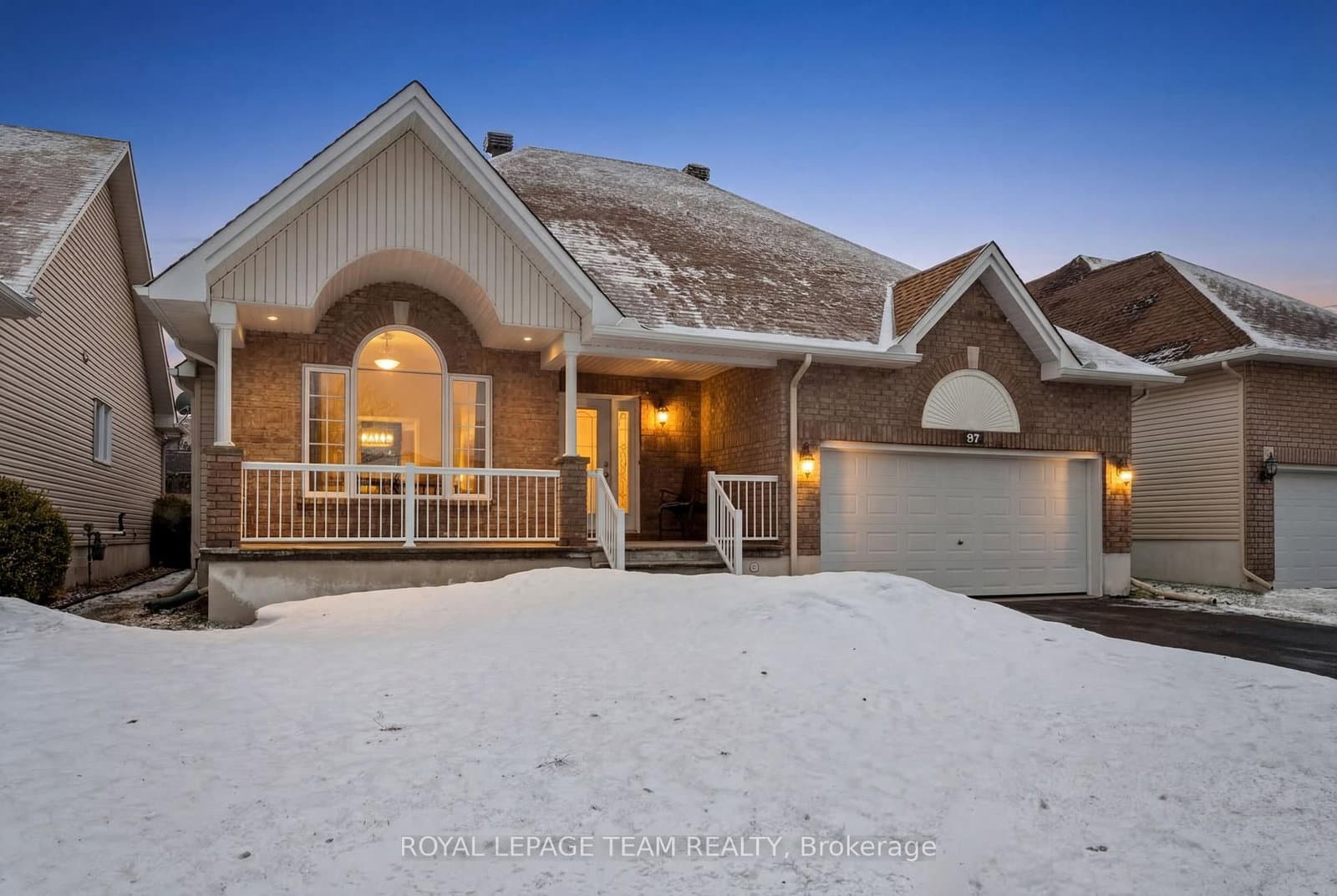 97 Lloydalex Crescent, Ottawa, ON