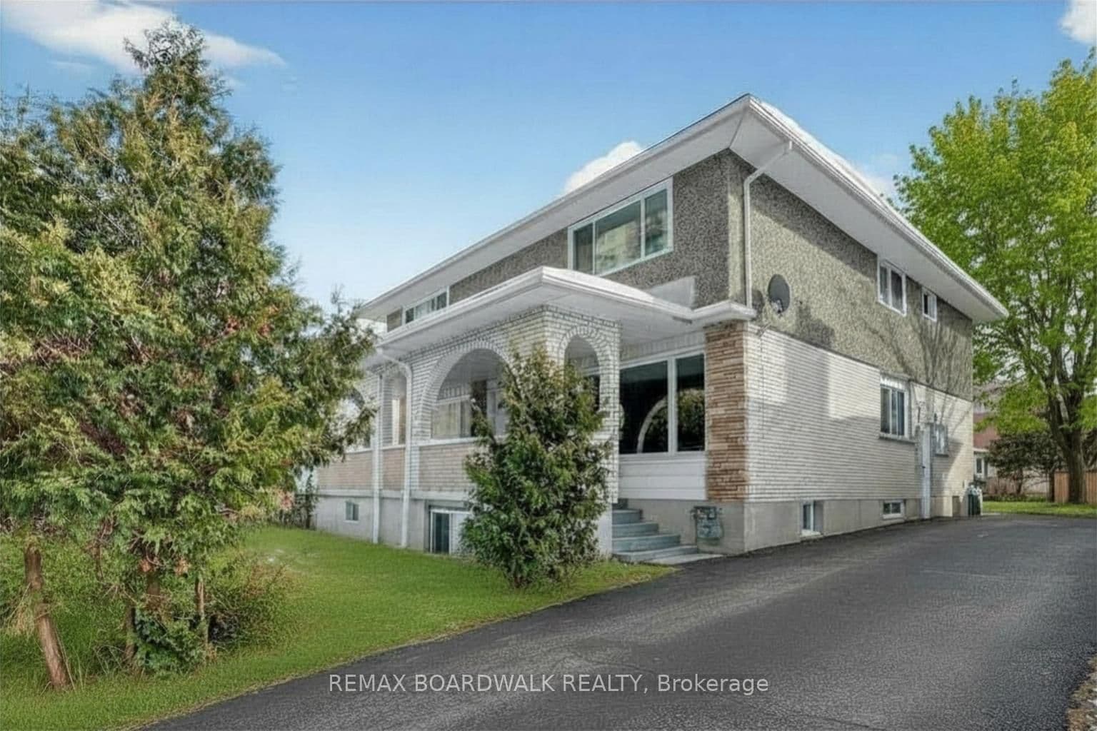 2666 Regina Street, Ottawa, ON