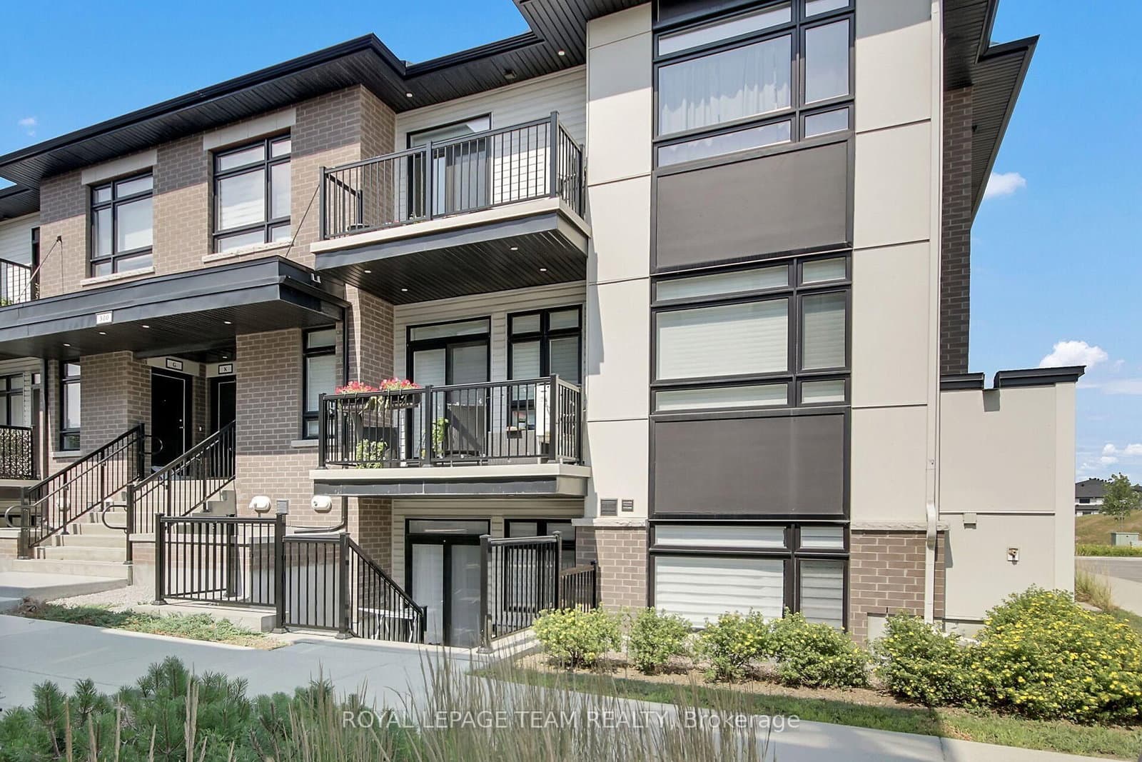 H - 300 Tulum Crescent, Ottawa, ON — photo 3