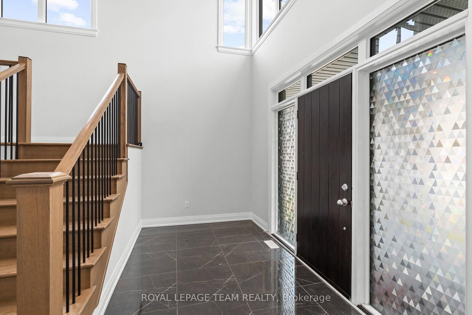 200 Ketchikan Crescent, Ottawa, ON — photo 3