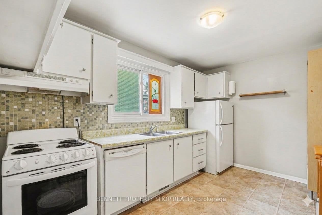 2636 Elmhurst Street, Ottawa, ON — photo 3