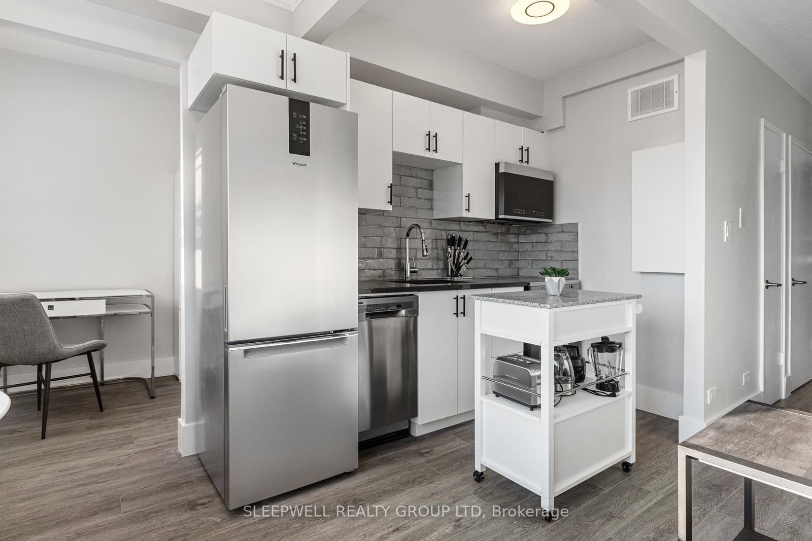 280 Laurier Avenue, Ottawa, ON — photo 2