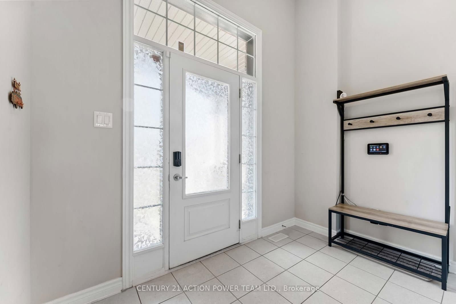 54 Malachigan Crescent, Orleans, ON — photo 3