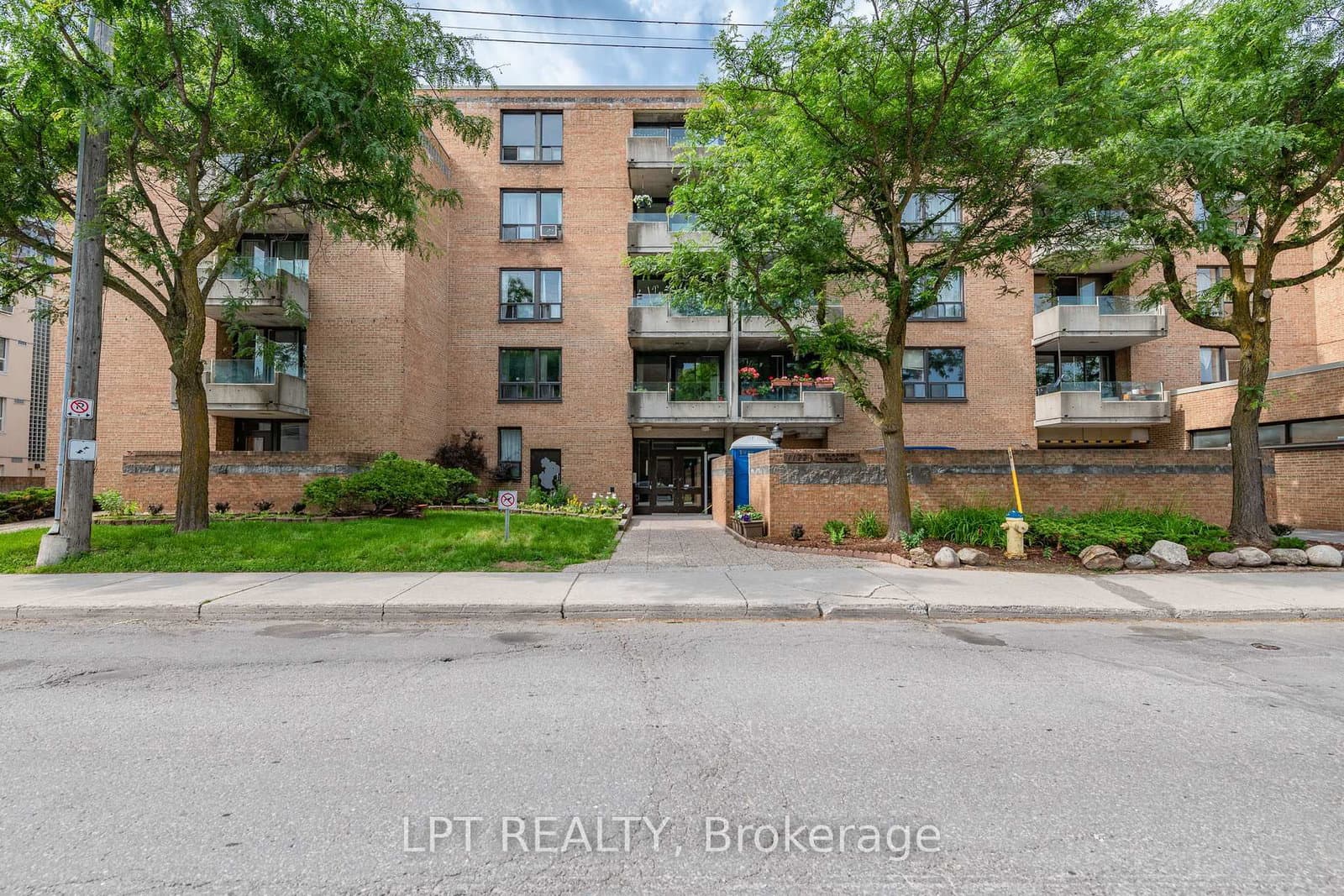#206 - 1177 Belanger Avenue, Ottawa, ON