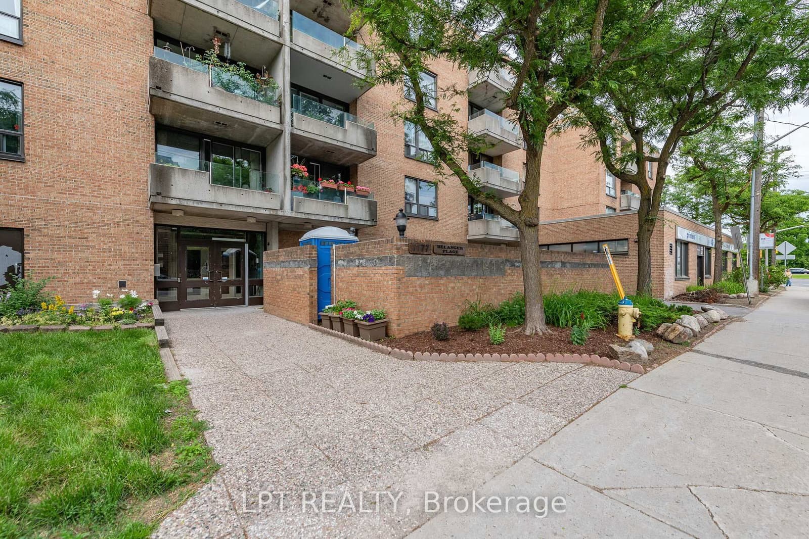#206 - 1177 Belanger Avenue, Ottawa, ON — photo 3
