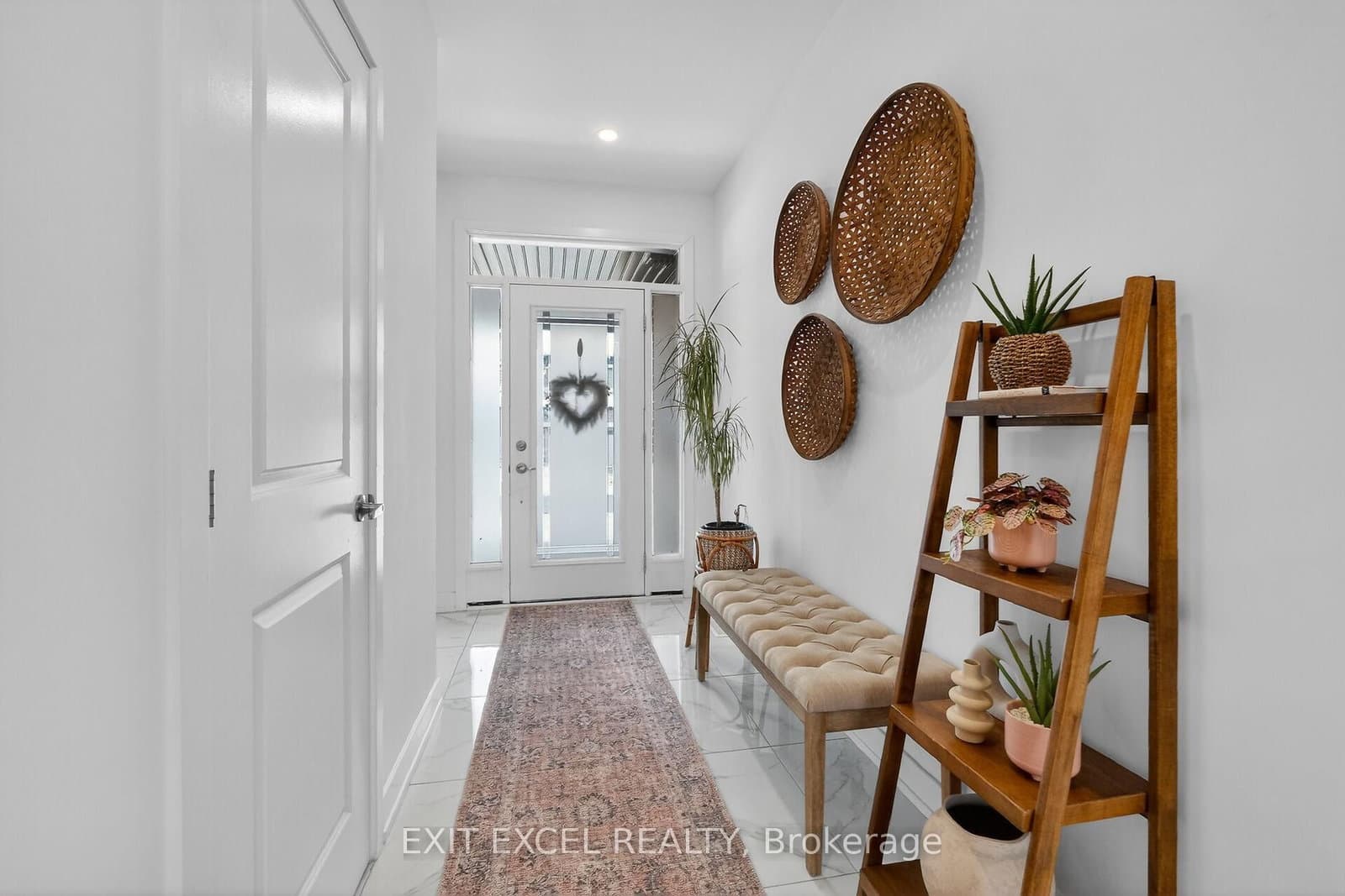 240 Zinnia Way, Ottawa, ON — photo 2