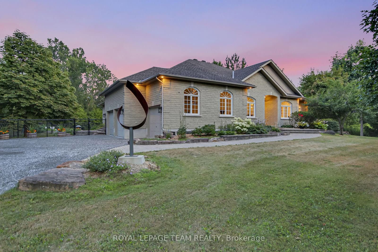 6196 Elkwood Drive, Ottawa, ON