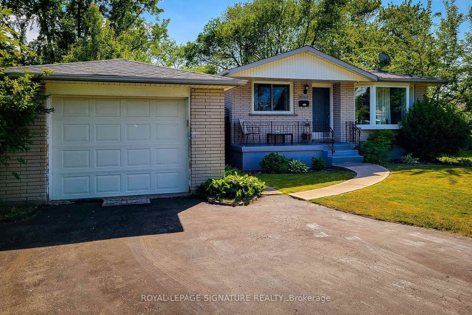 8060 Beaverdams Road, Niagara Falls, ON — photo 2