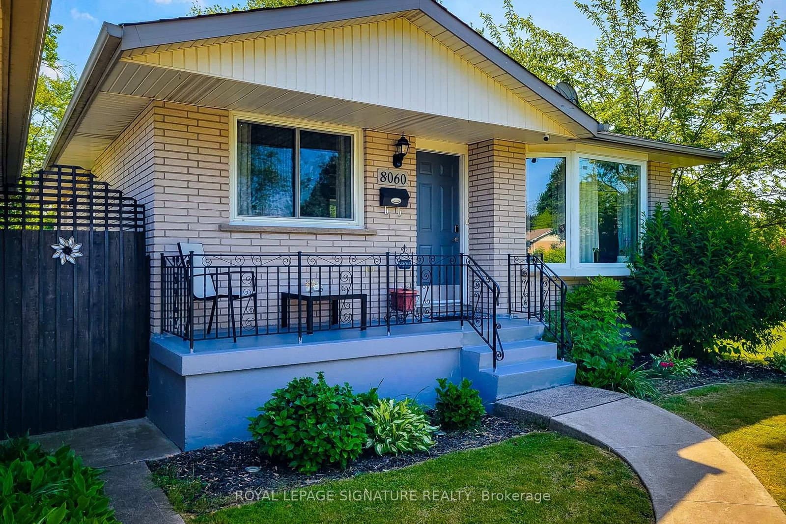 8060 Beaverdams Road, Niagara Falls, ON — photo 3
