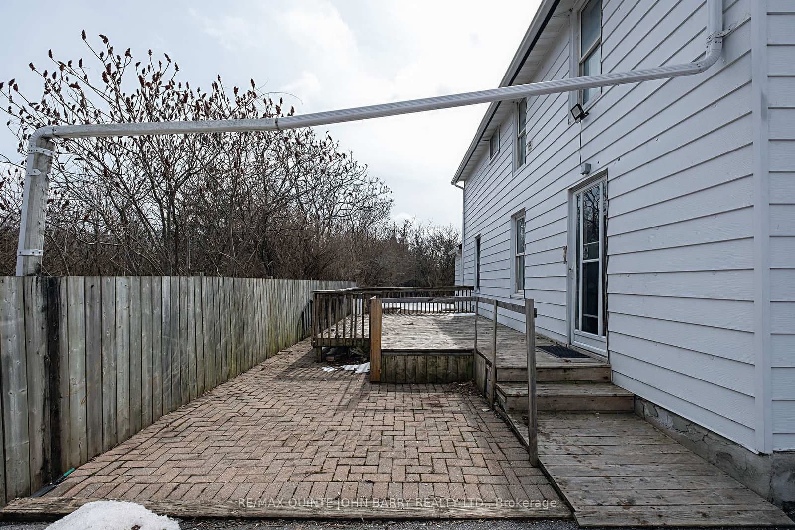 115 Dufferin Avenue, Quinte West, ON — photo 3