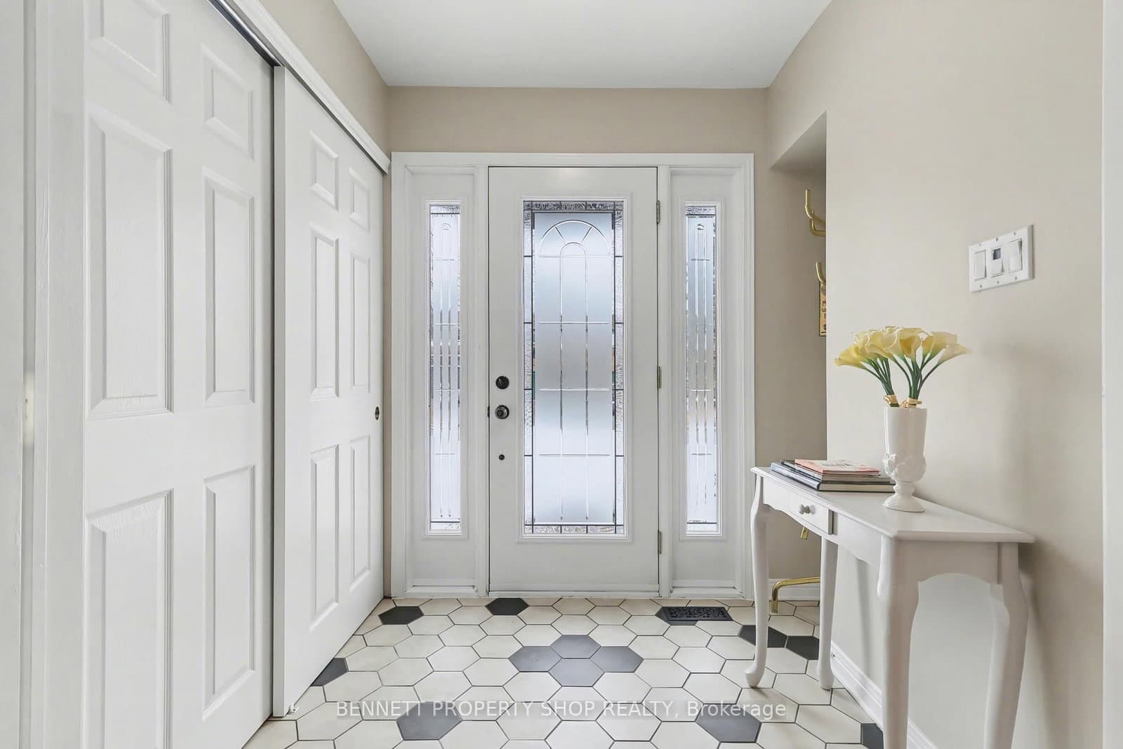 1476 Bourcier Drive, Orleans, ON — photo 2