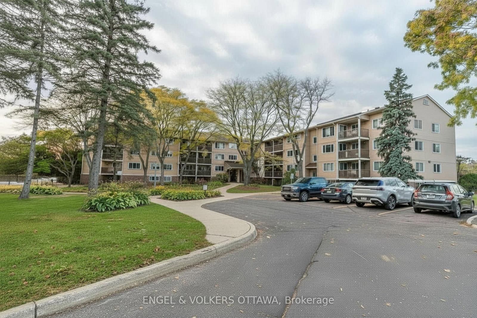 201 - 6376 Bilberry Drive, Ottawa, ON