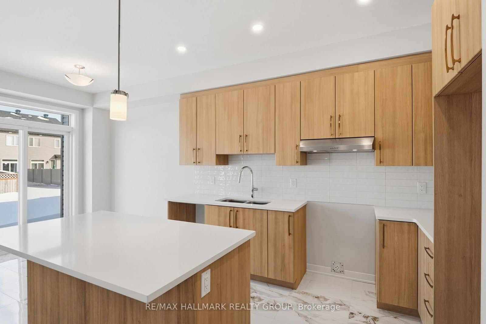 1924 Hawker Private, Carp, ON — photo 3