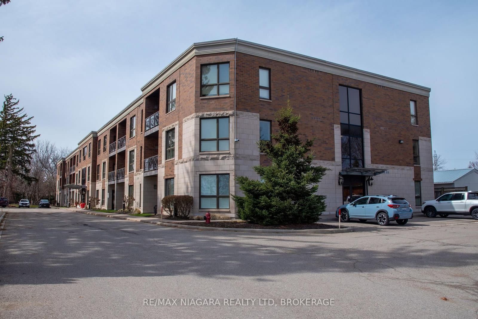 306 - 2799 St. Paul Avenue, Niagara Falls, ON — photo 2