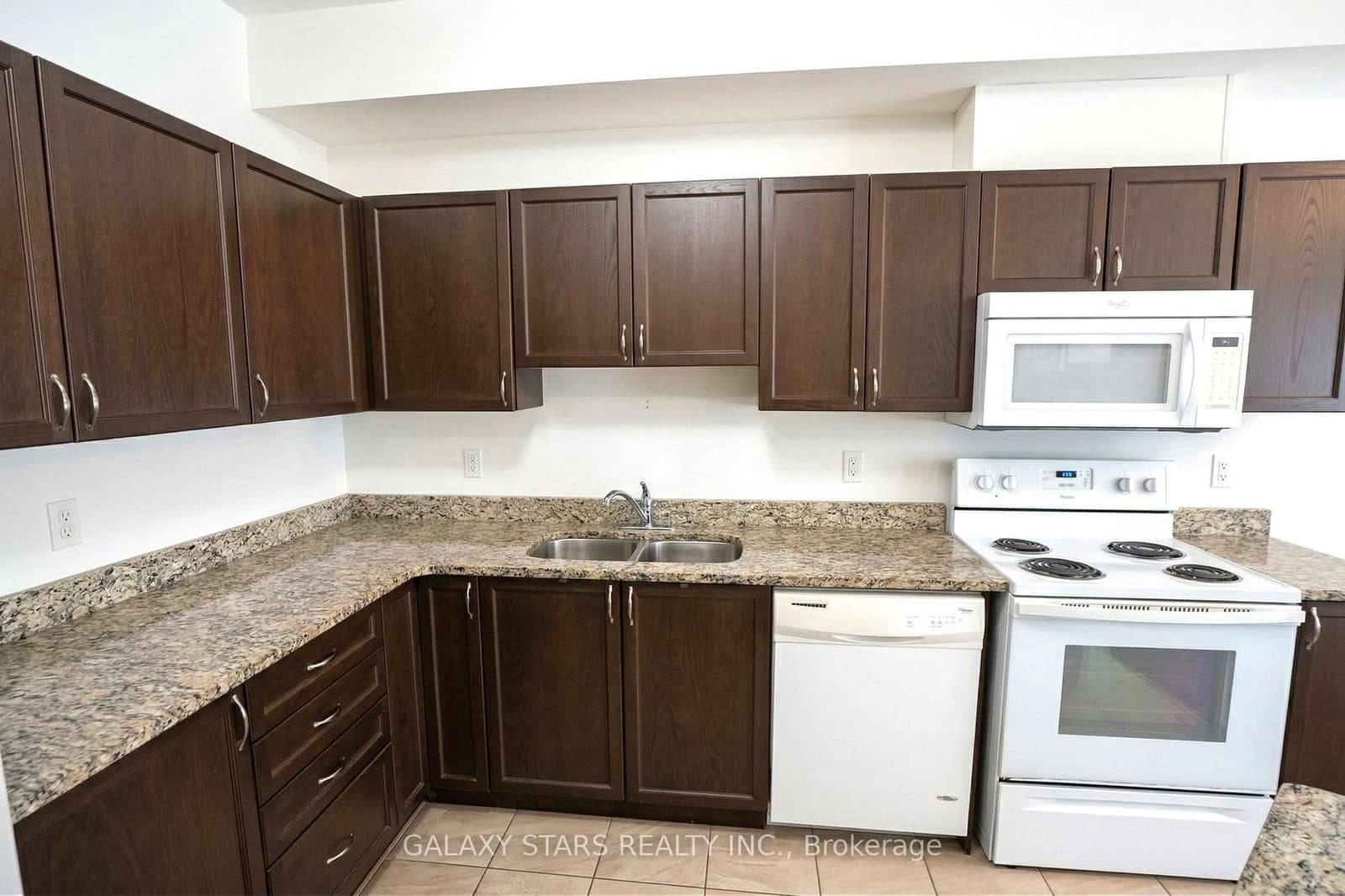 72 Dundalk Private, Ottawa, ON — photo 2