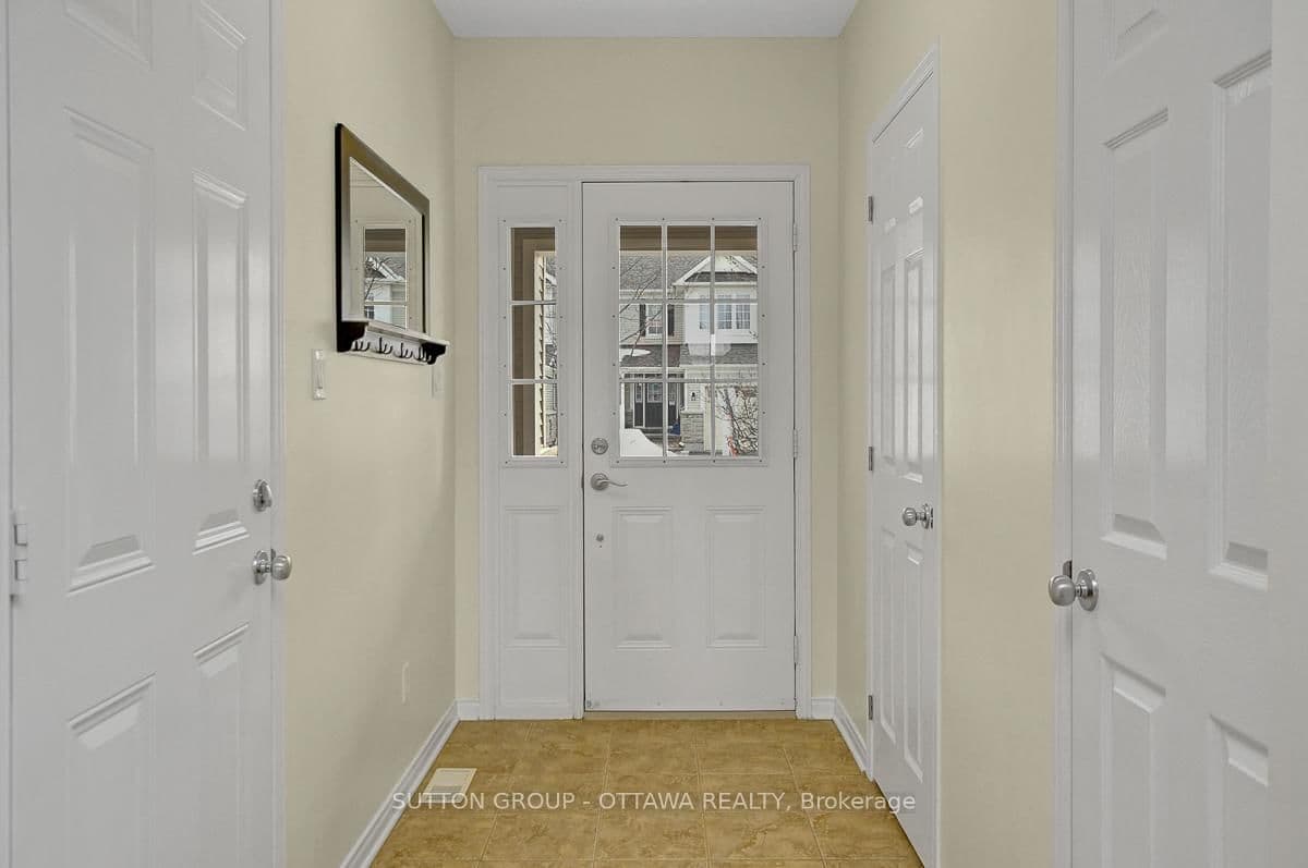 124 Cedardown Private, Ottawa, ON — photo 3