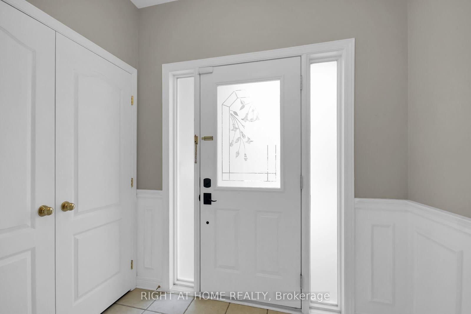 19 Cinnabar Way, Ottawa, ON — photo 3