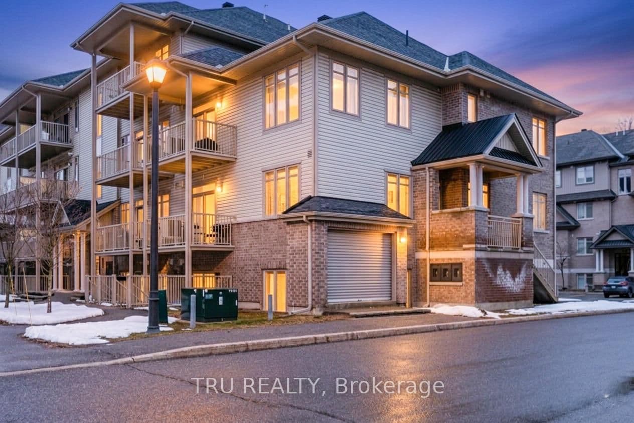 28 Tadley Private, Ottawa, ON — photo 2