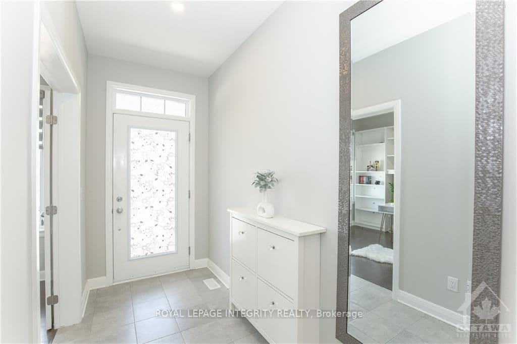 396 HUNTSVILLE Drive, Ottawa, ON — photo 2