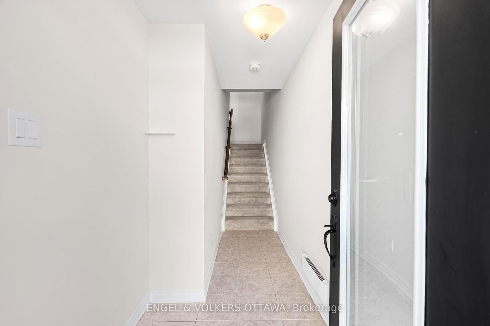571 Ozawa Private, Ottawa, ON — photo 3