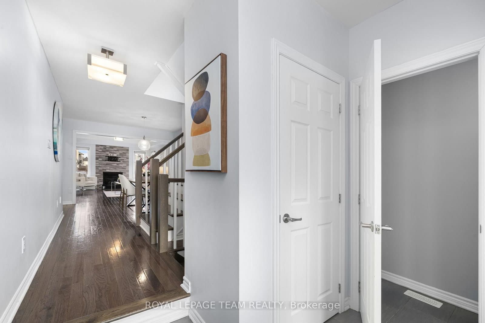 708 Logperch Circle, Ottawa, ON — photo 2