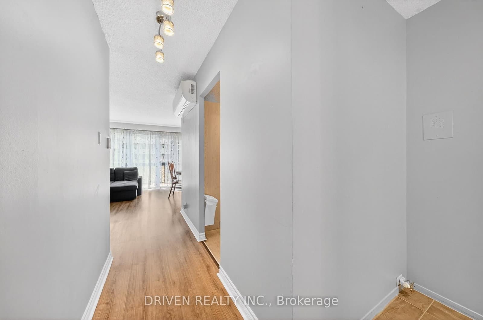 404 - 158 A McArthur Avenue, Ottawa, ON — photo 3