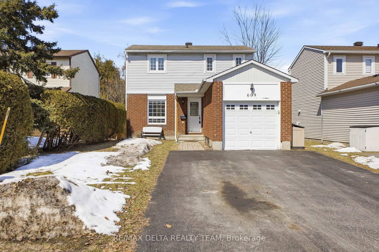 609 Wilkie Drive, Orleans, ON