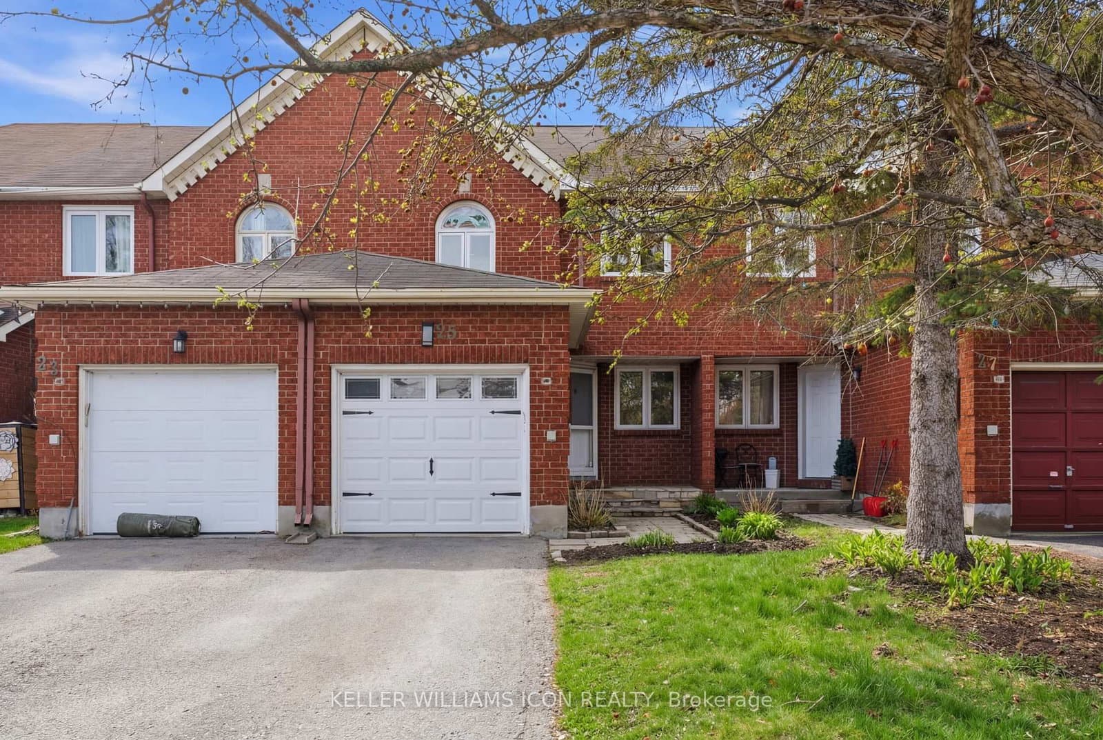 25 Robarts Crescent, Ottawa, ON