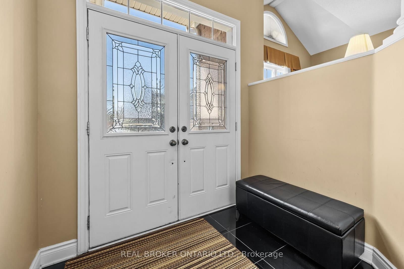 204 Hillpark High Street, Ottawa, ON — photo 2