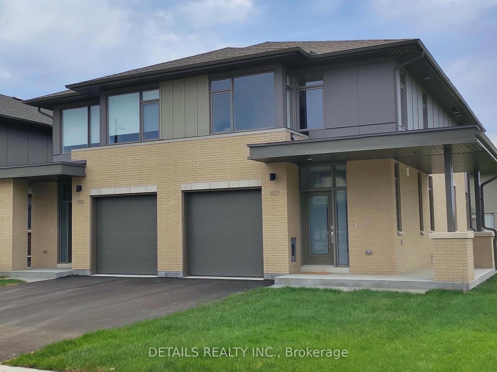 303 Wigwas Street, Ottawa, ON