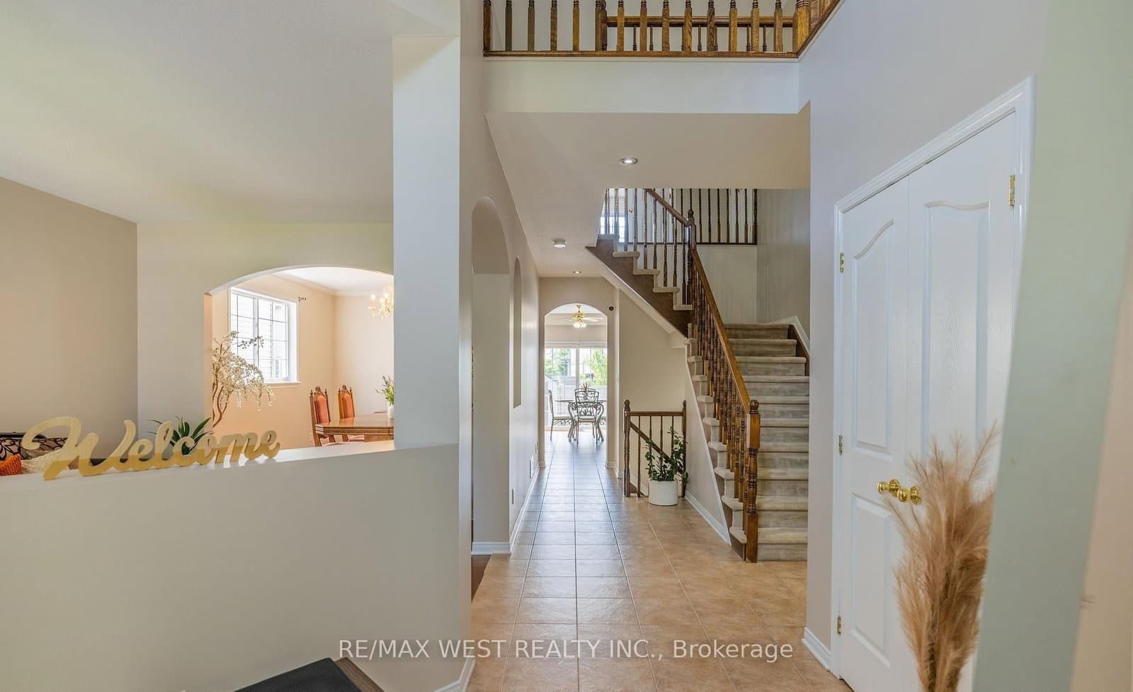 214 Castlegarth Crescent, Ottawa, ON — photo 3