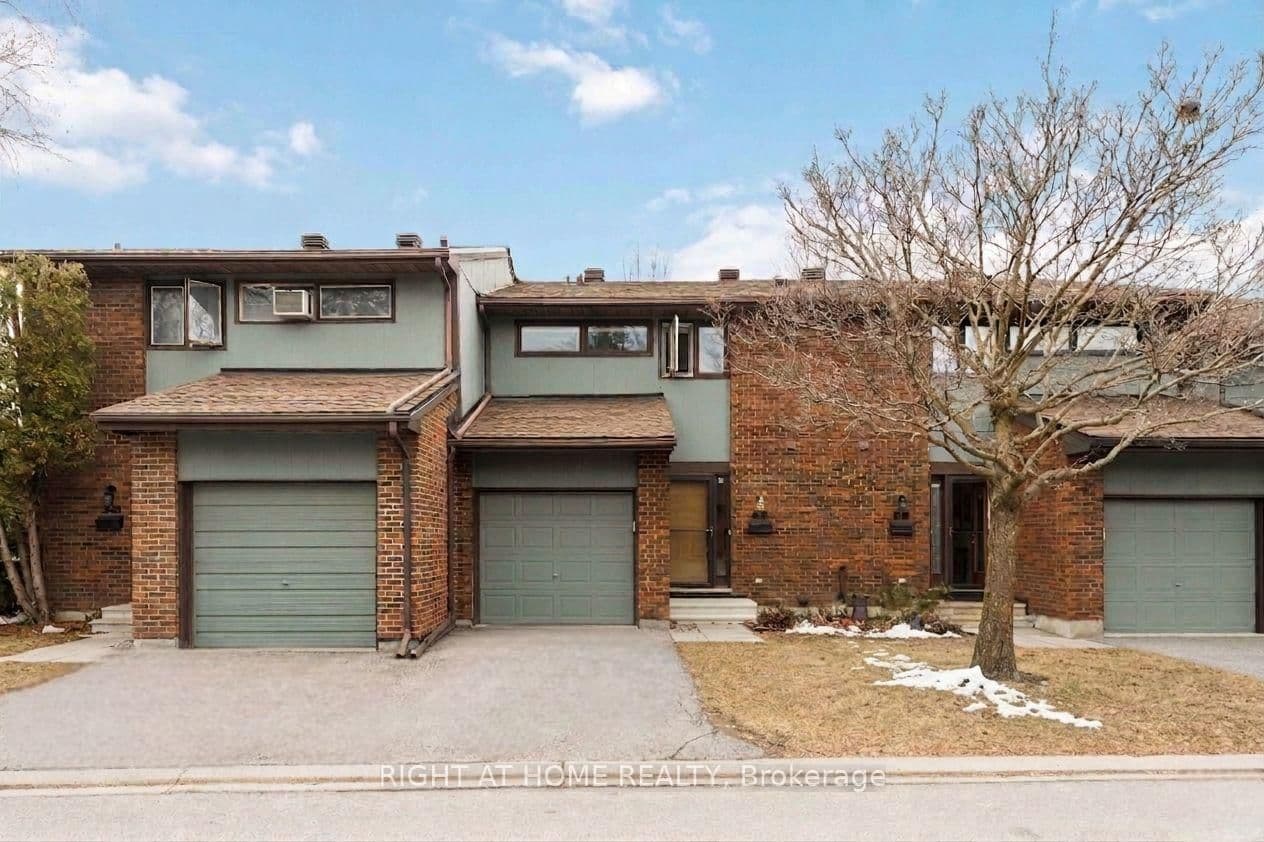 4 Chisholm Court, Kanata, ON