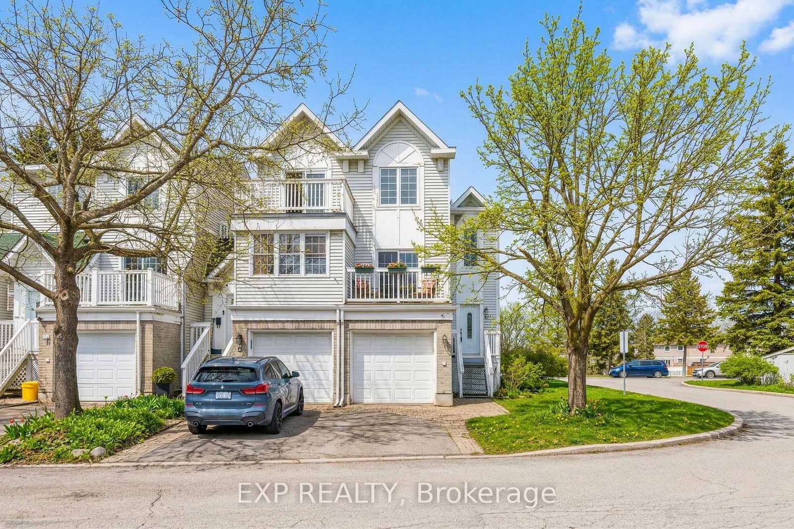10 Castlegreen Private, Ottawa, ON