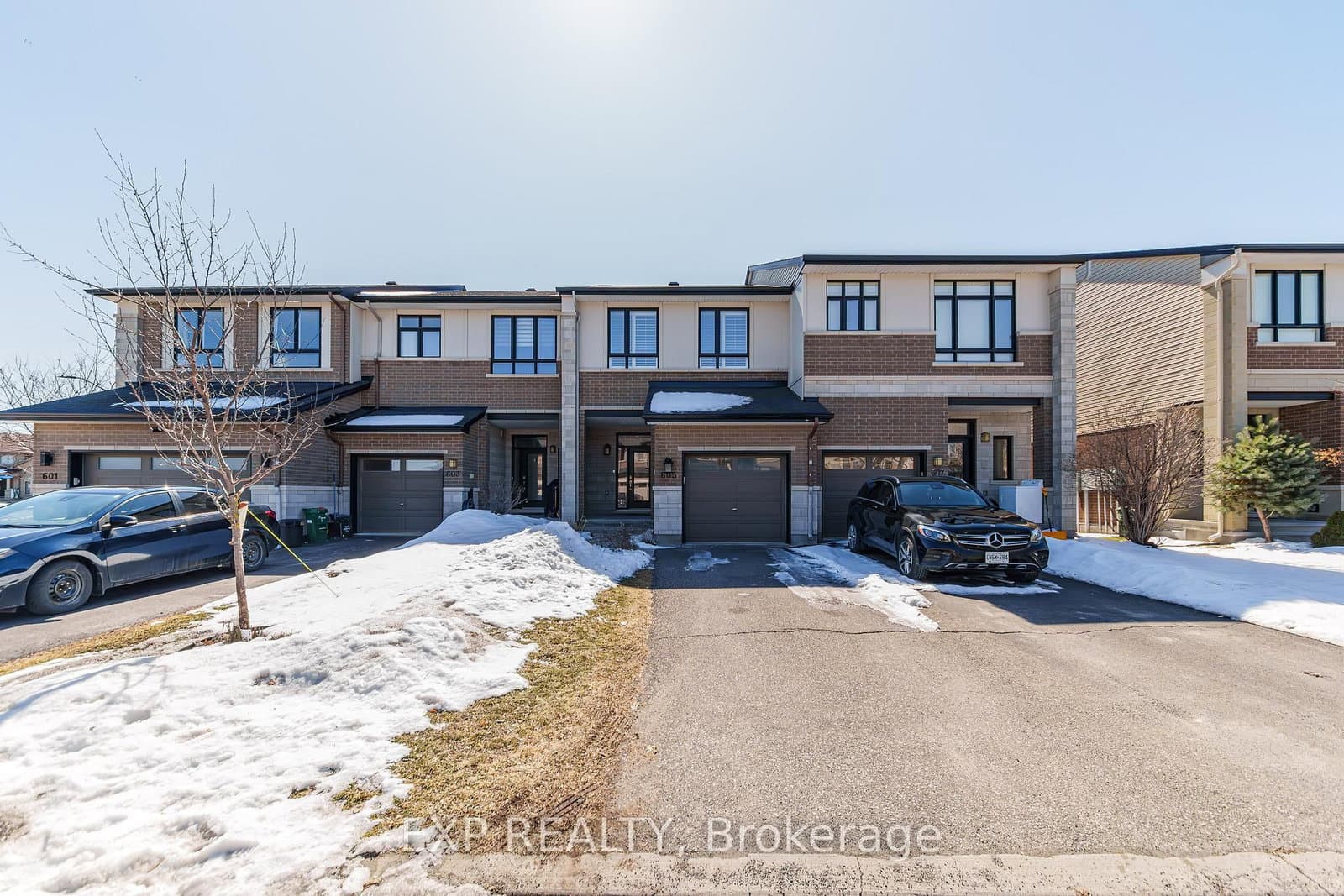 605 Tennant Way, Ottawa, ON