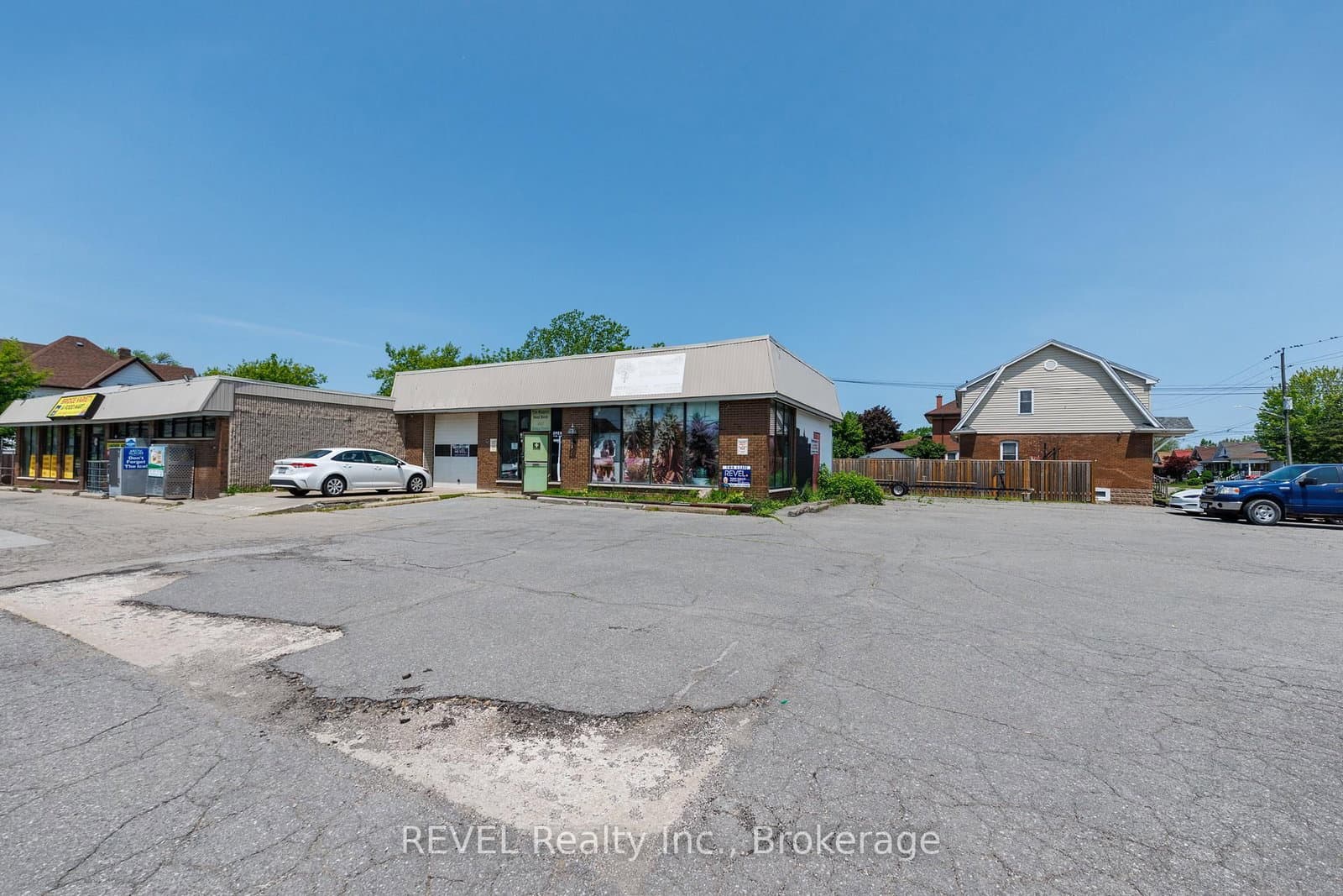 4957 Bridge Street, Niagara Falls, ON