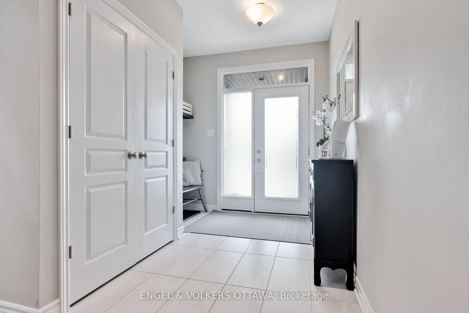 176 Balikun Heights, Ottawa, ON — photo 3