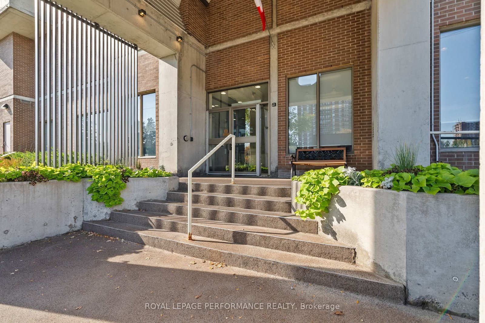 Unit #407 - 200 Lafontaine Avenue, Ottawa, ON — photo 2