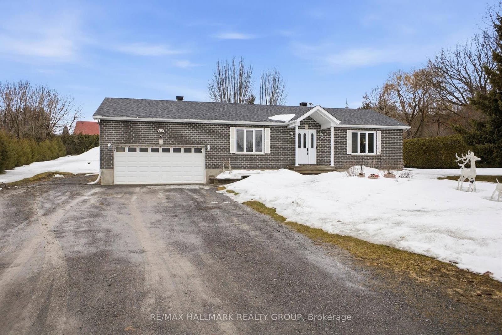 2740 Lockwood Lane, Cumberland, ON — photo 2