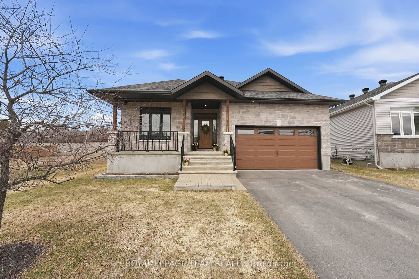 757 Meadowridge Circle, Carp, ON