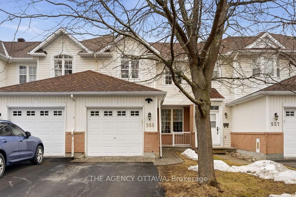 555 Aberfoyle Circle, Ottawa, ON