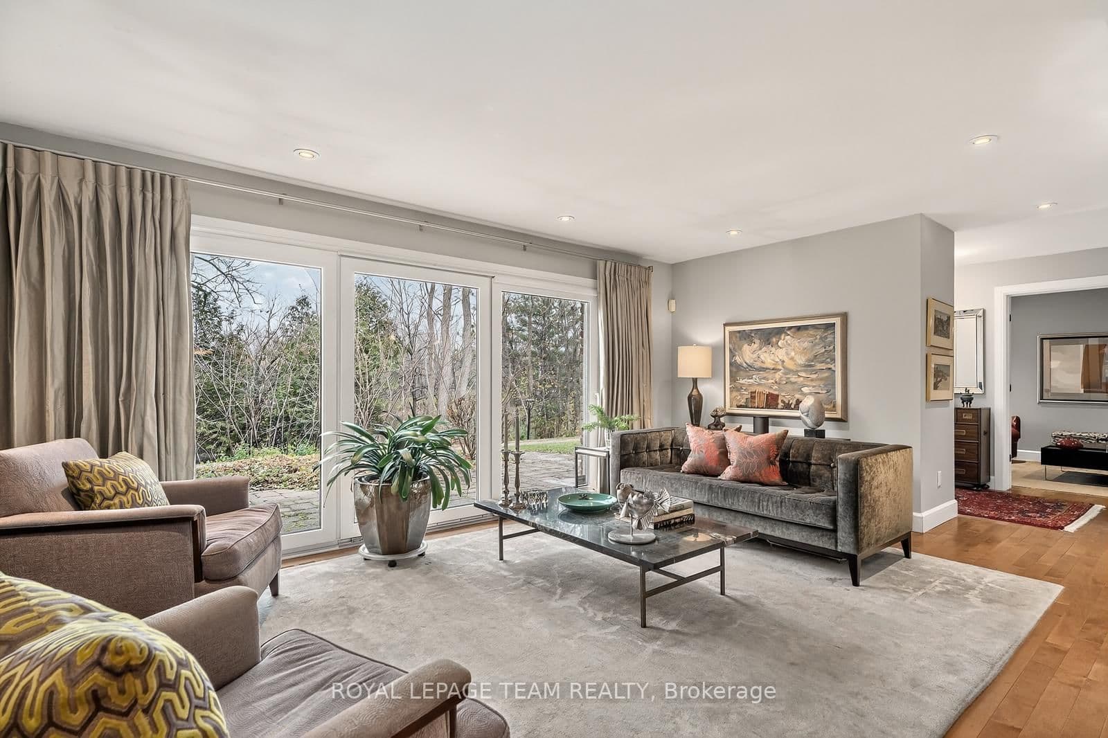 Unit 10 - 55 Whitemarl Drive, Ottawa, ON — photo 3