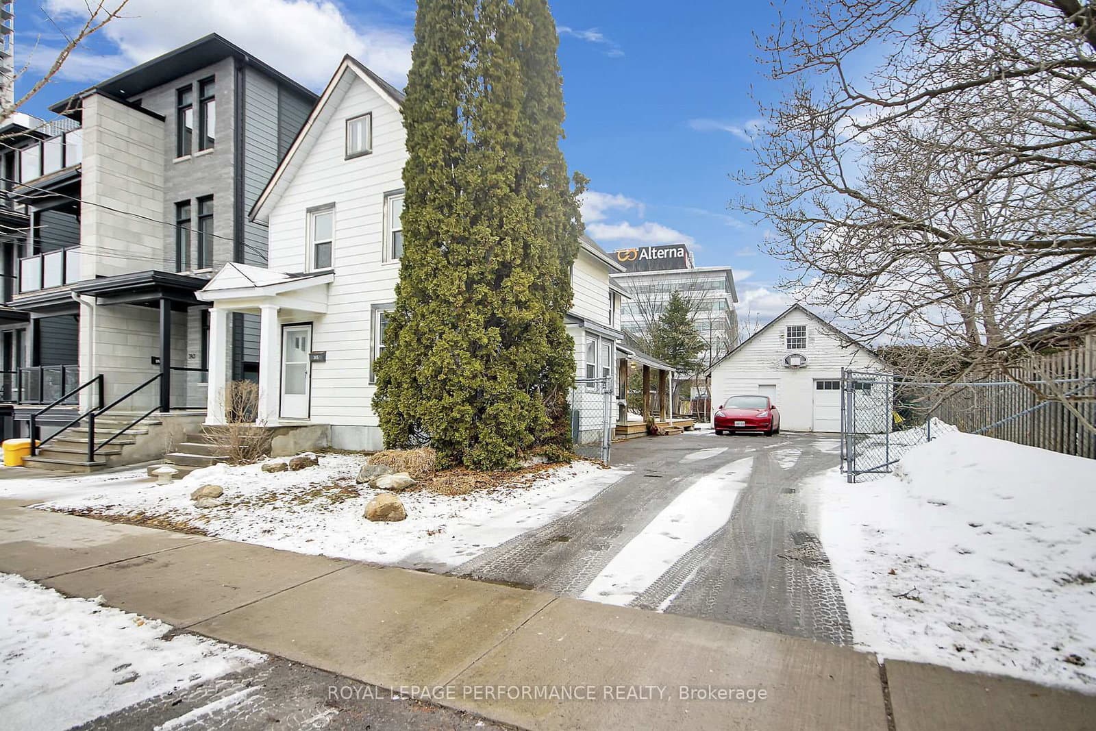345 Tweedsmuir Avenue, Ottawa, ON