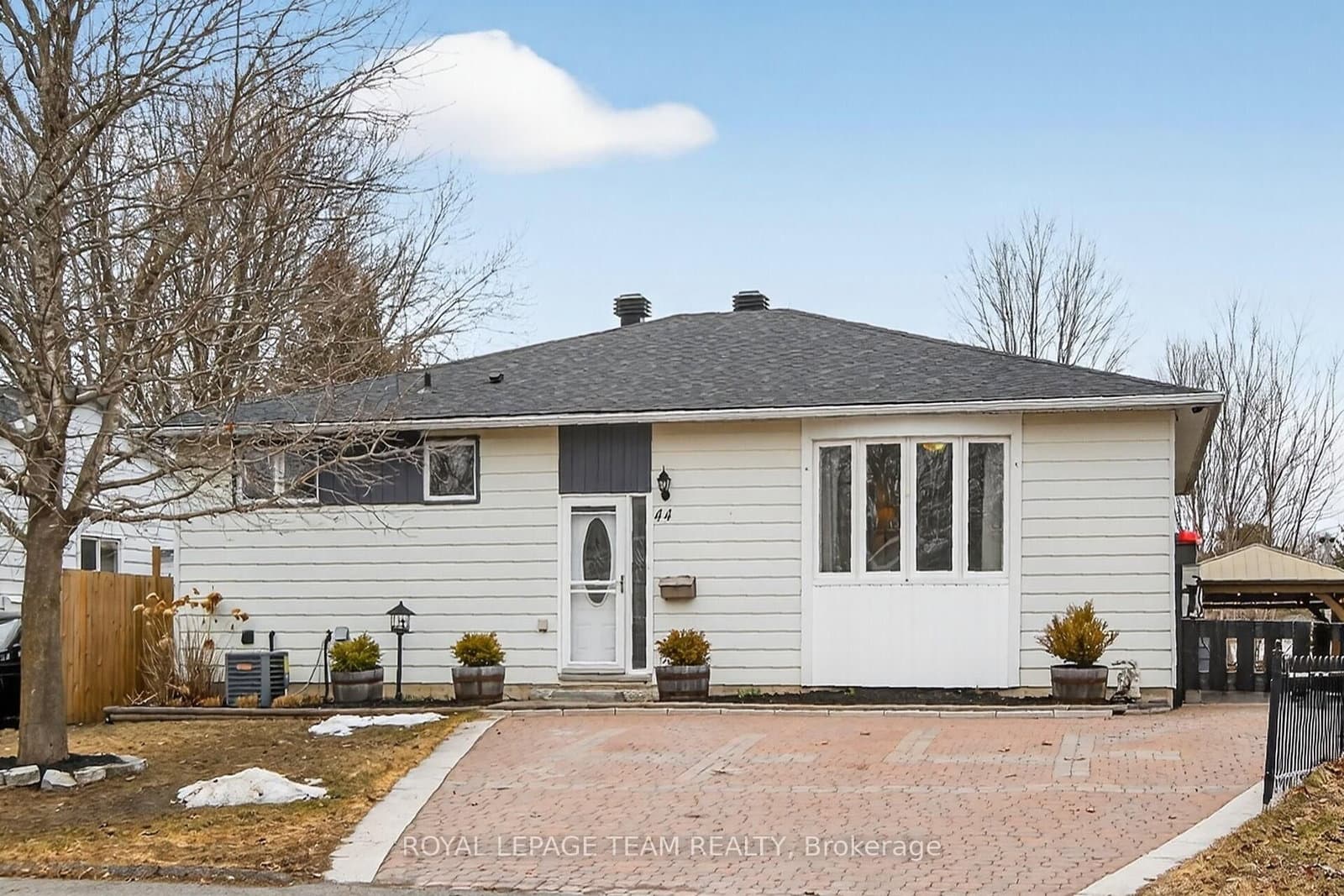 44 Ballantrae Way, Kanata, ON