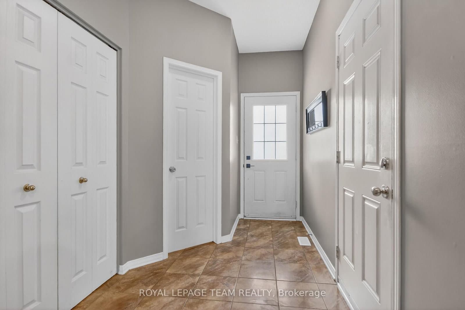 317 Copperfield Crescent, Ottawa, ON — photo 2